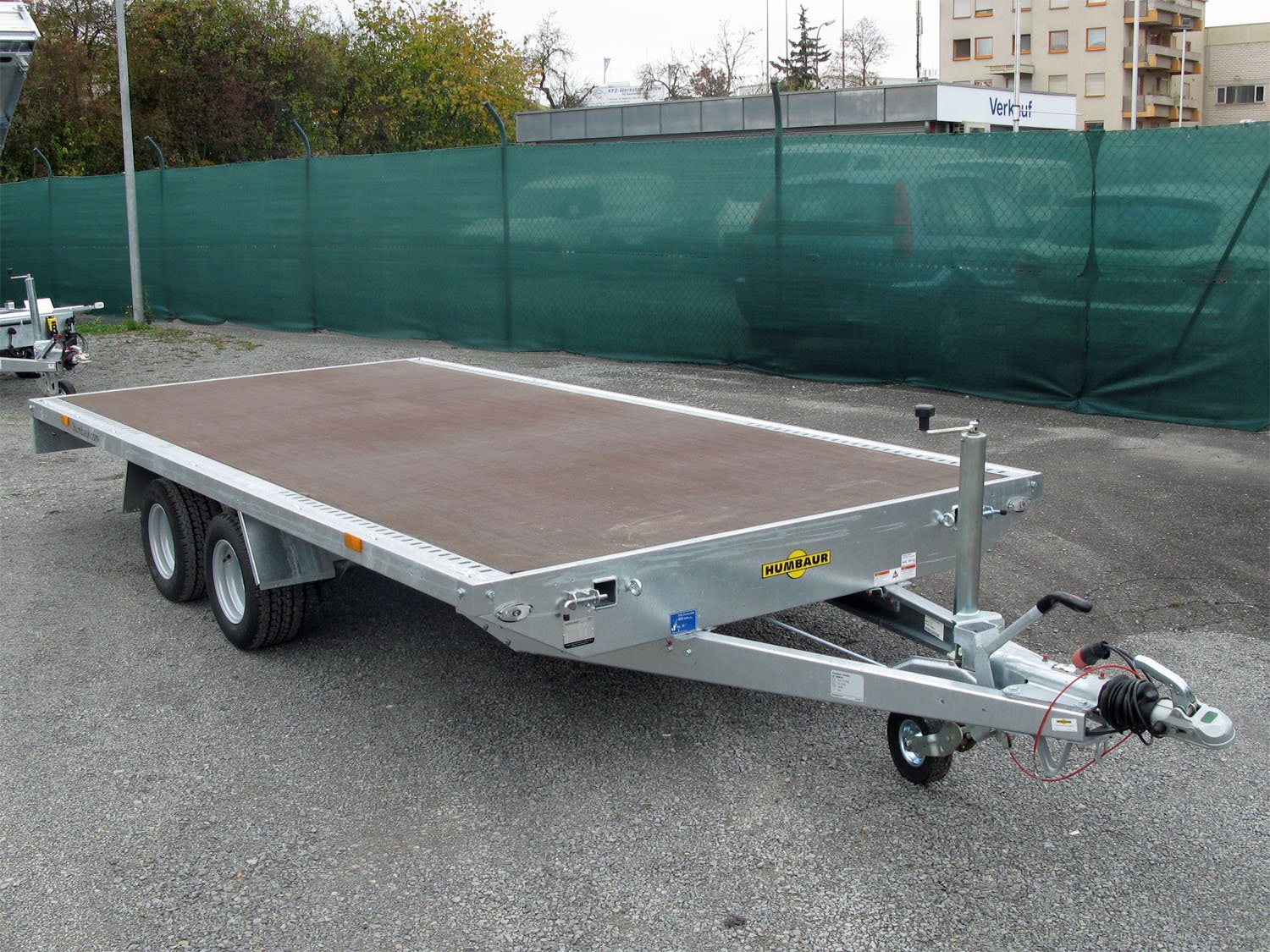 a1c61921bdd6ed619ed8d854edfa535a.jpg Humbaur Universal 3000 Seilwinde und Auffahrbohlen – Bild 1